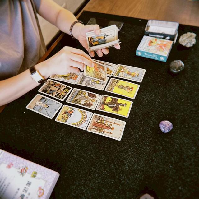 《馬到上心：塔羅占卜 × 新春春聯體驗》