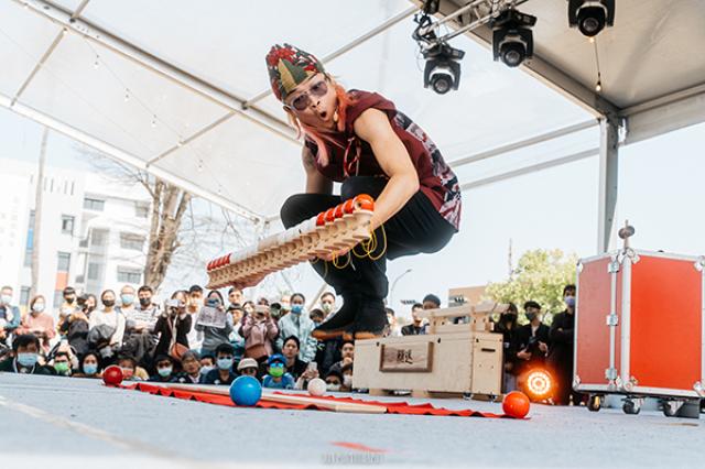 街頭藝人_劍玉師 小螺絲、鳳天神鼓